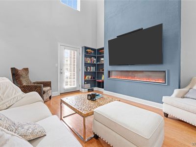 3218 Veterans Memorial Pkwy APT 811