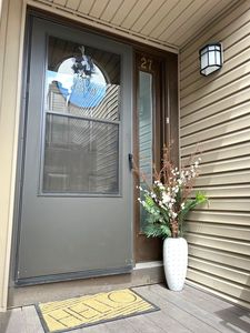 27 Mineola Rd #27