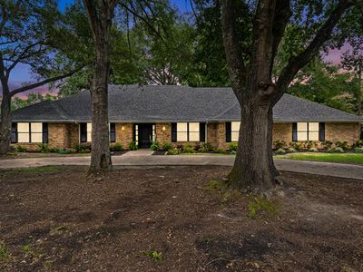 8620 Auburn Dr