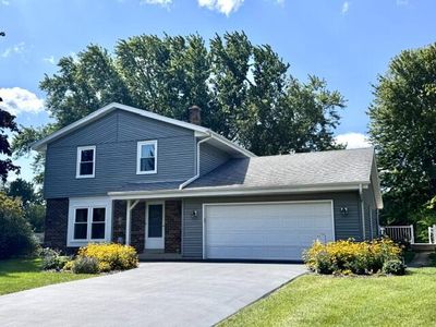 S77W26575 Crestview COURT