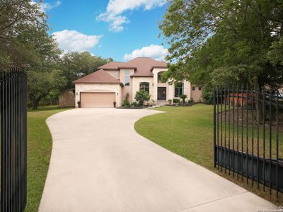 3701 MENGER DR