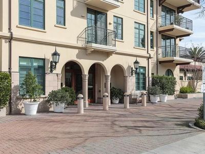 555 Byron St APT 305
