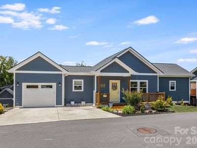 215 Oak Meadow Ln