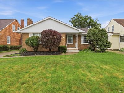 137 Cornwall Ave