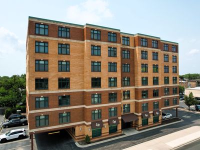 1930 N Harlem Ave APT 204