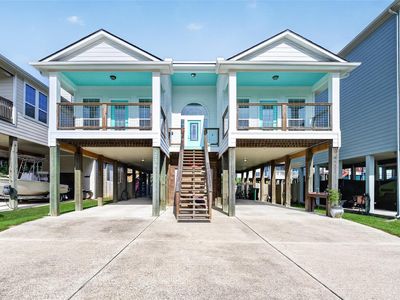 2116 Menard Ave