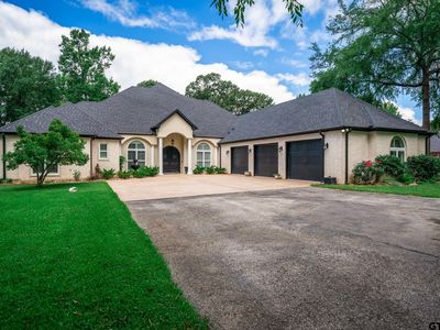 615 Southlake Dr
