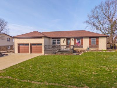 205 N Crestview Dr