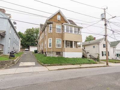 17 Spring St