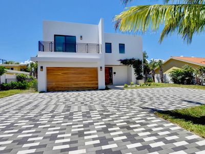 855 NW 4th Avenue