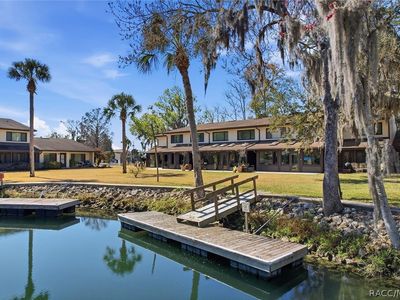 1637 SE Paradise Cir APT 204
