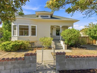 1289 Fremont St
