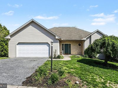 2425 Rolling Hills Dr