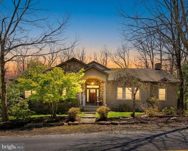 220 Lake Dr