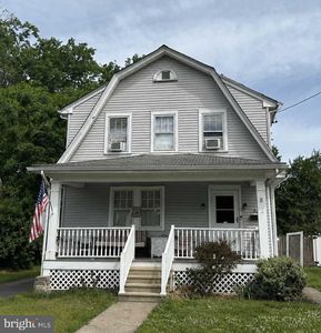 8 Pennroad Ave