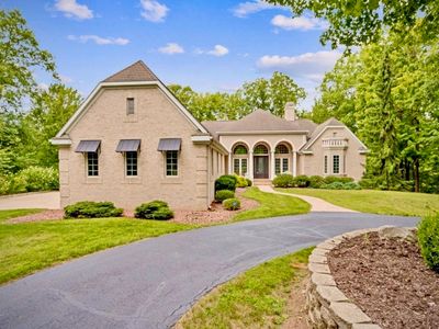 887 N Harbour Pointe Dr