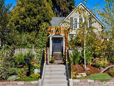 1912 Gregory Way