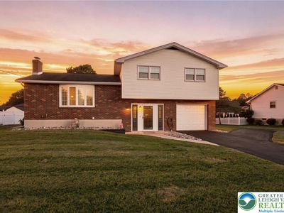 1543 Stoke Park Rd