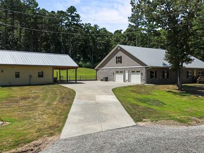 4616 S Highway 215