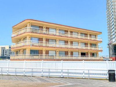 108 S Montpelier Ave APT 211