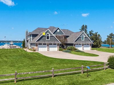 8121 Harbor Ln Unit 201
