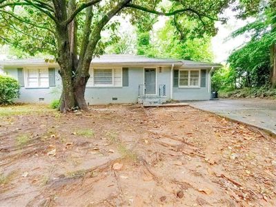 Property at 2330 Headland Dr, East Pt, GA