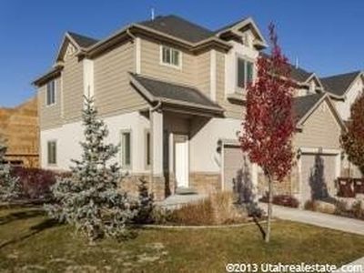 1272 W Overlook Point Pl