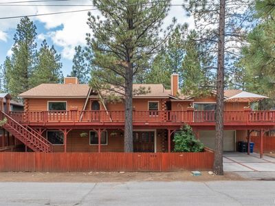 925 E Ln