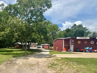 851 Colquitt Hwy