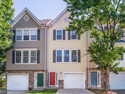 23014 Fontwell Sq