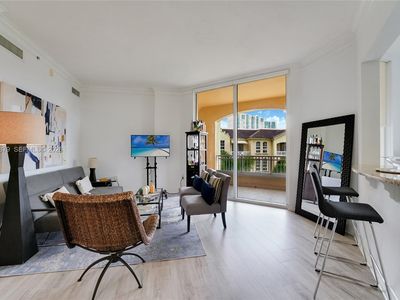 3001 NE 185th St APT 612