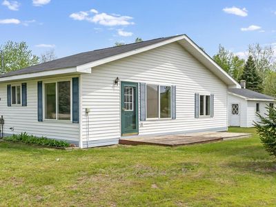 418 E Main St