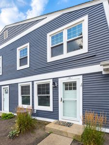 339 Farmington Ln