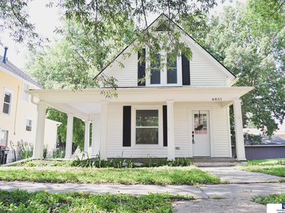 4851 Lowell Ave