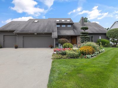 3449 Fox Chase Dr