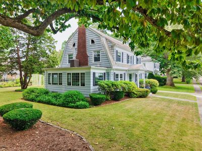 27 Meriam St