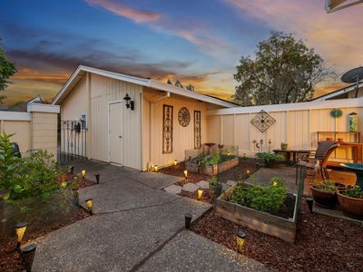 1804 Arroyo Sierra Circle