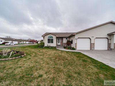 3557 S Stonegate Dr