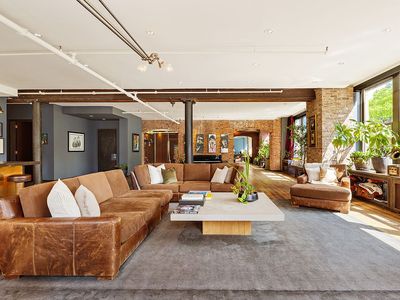 345 W 13th St #Loft2