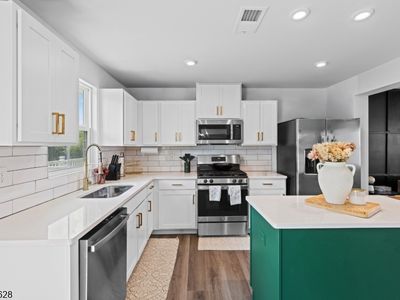 17 F Parsons Dr