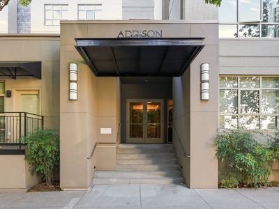 1930 NW Irving St #603