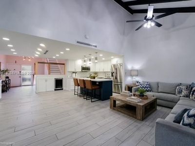 1231 E Golfview Dr