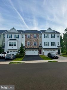 102 Master Ave