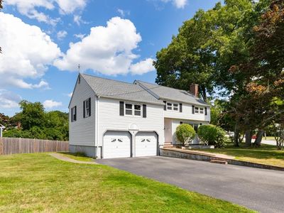 4 Mayflower Dr