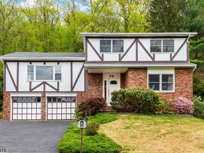 24 Molinari Dr