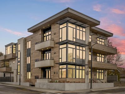 120 E 8th St N Unit 204