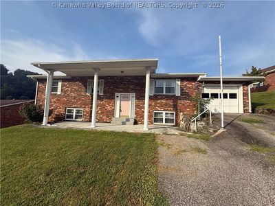 40 Hickory Ln