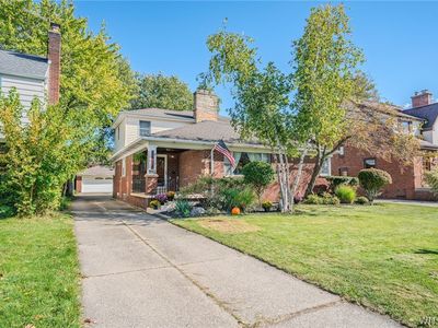 325 Louvaine Dr