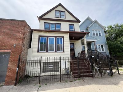 33 E 119th St