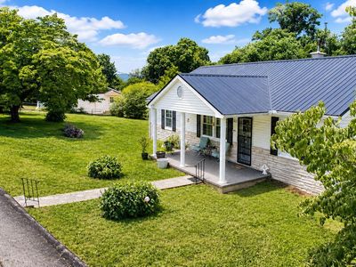 822 Rose Hill Dr
